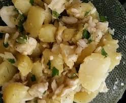 Salade De Morue Et Pommes De Terre Recette En 2020 Salade De Morue Recettes De Cuisine Morue