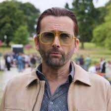 📸💜 When Jessica Jones and Kilgrave take a break from psychological  warfare to snap a selfie. Proof that even the darkest TV villains can't  resist Comic-Con lighting. Krysten and David are all