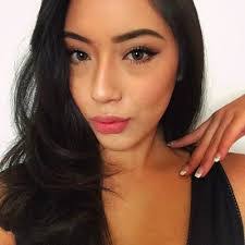 Ana Sharma's Instagram, Twitter & Facebook