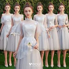 Les robes de soirée en dentelle sont une tendance constante sur les tapis et les pistes rouges. Abordable Gris Robe Demoiselle D Honneur 2019 Princesse Appliques En Dentelle Courte Volants Dos Nu Robe