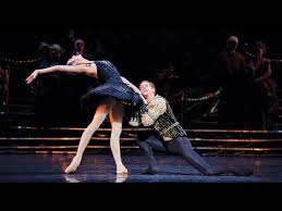 Swan Lake Entree And Adage From The Black Swan Pas De Deux The Royal Ballet Royal Ballet Swan Lake Ballet Dance Photography