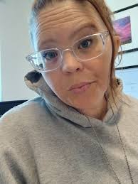 Hello everyone I'm from Los Angeles California I'm 63 I'm looking for a  good woman to marry me if you are interested send me a friend request  please😍🙏