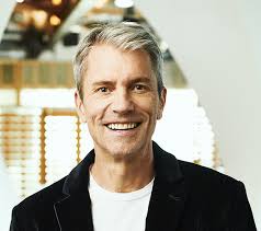 Chris DeWolfe: The Mobile Gaming and Social Media Pioneer Gives a  Behind-the-Scenes Look at Home Entertainment