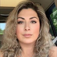 Victoria Gilman's Instagram, Twitter & Facebook