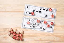 Muster eines bingoscheins und der zahlenkarten 1 bis 25 (verkleinerte darstellung): Balle Mit Bingozahlen Bingokarten Lotto Flach Legen Leinwandbilder Bilder Bingo Glucksspiel Zufall Myloview De