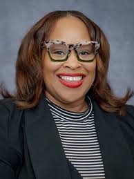 District 4: ​​Ms. Warren