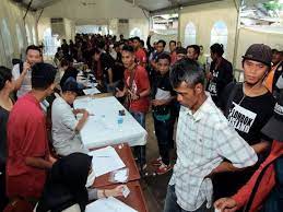 Itulah jumlah pengundi yang dijangka akan menunaikan tanggungjawab mereka pada pemilu 2019 bagi memilih pihak mana yang akan mentadbir indonesia untuk 5 tahun lagi. Undi Awal Pilpres Indonesia Berjalan Lancar