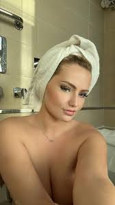 Cambaby MYM media 48047173