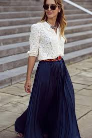 Tuck A Button Down Shirt Into A Maxi Skirt And Belt It For A More Polished Boho Look Maxi Skirt Style Fashion Skirt Trends