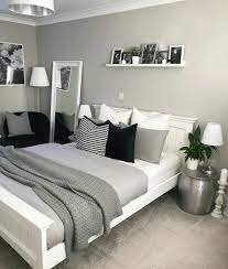 Zoffany's snow blossom wall fabric was the starting point for this bedroom designed by ann pyne of mcmillen, inc. Pin By Laura Olmos On Design Small Room Bedroom Bedroom Interior Bedroom Decor