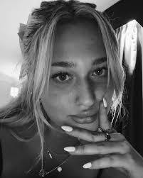 Caitlin Ware's Instagram, Twitter & Facebook