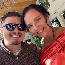 Eli Strayer's Instagram, Twitter & Facebook