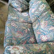 Shop vintage floral sofa slipcovers from pottery barn. Best Very Comfy Big Old Style Floral Couch Very Good Condition For Sale In Jefferson City Missouri For 2021