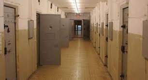 Altre tre persone detenute all'interno della casa circondariale di santa maria capua vetere sono risultate positive al coronavirus. Proteste Nel Carcere Di S Maria Capua Vetere Caserta In Rivolta Le Donne Detenute Nel Reparto Di Alta Sicurezza Telecaprinews