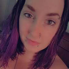 Amber Vanover (@amberreynolds303) 正在直播- TikTok 直播