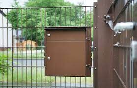 They can also be optimally matched to the appearance of the fence and thus contribute to the overall architectural concept. Fence Mailbox Systems Max Knobloch