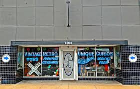 Thru The Looking Glass Llc Vintage Store Joplin Missouri 476 Photos Facebook