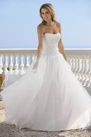 Traumhafte hochzeitskleider in riesiger auswahl. Hochzeitsfuhrer Hochzeitsportal Alles Zum Thema Hochzeit Traumhochzeit Cc