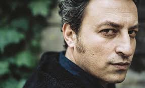 Son dönemde rol aldığı vatanım sensin, çukur gibi dizilerle büyük. Onur Saylak Kimdir