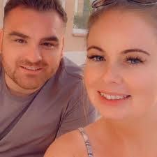 Amanda Guzik's Instagram, Twitter & Facebook