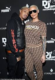 Amber Rose Shows Walks Hand In Hand With Boyfriend Alexander Edwards Amber Rose Amber Rose Pictures Amber Rose Photo