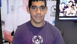 Ávila, primer panameño con el libro de Leo Messi