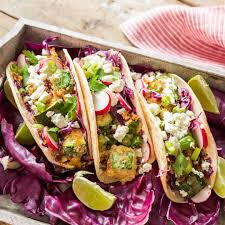 Bunt Und Crunchy Veggie Tacos Mit Knusperzucchini Rezept Lebensmittel Essen Rezepte Rezeptideen