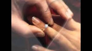Le mariage dans notre société est parfois un sujet très complexe. Bagues Youtube