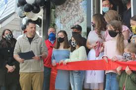 Biz Beat: Be Free Boutique opens, Dunkin' re-opens, Spring Fling Parking  Lot Party