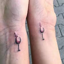 Tatuagem de amizade: 12 ideias para eternizar esse elo