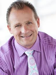 Michael Quesnell's Instagram, Twitter & Facebook