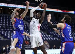 Pangos lidera el asalto del zenit al palau. I45kobbpnrro1m