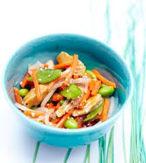Salade A La Japonaise Cette Salade Picard Est Composee De Poulet Germes De Haricot Mungo Pois Gourmands Carottes Recette Regime Pois Gourmands Salade