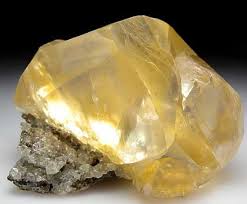 Supportive Amber Calcite Eases The Challenges That Sometimes Come With Change And Creates Balance Between The Sacral Minerals Crystals Minerals Yellow Calcite