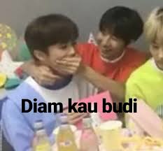 Foto foto lucu dan gokil itu juga banyak dibagikan lewat sosmed. Pin Oleh Sunoona Di Random Meme Gambar Lucu Meme Lucu Humor Lucu