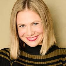 Raeanne Carlson's Instagram, Twitter & Facebook