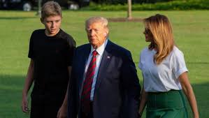 After making his move to washington, barron trump officially become the first boy to grace the halls of the white house in almost 60 years. Barron Trump Anak Bungsu Donald Trump Ternyata Juga Terinfeksi Covid