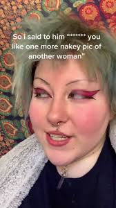 Kitten (@fat.st0ner.babe)