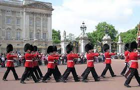 11 Things To Do With Kids In London Samantha Brown S Places To Love Buckingham Palace London Visit London Buckingham Palace