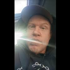 Kenneth Munnings's Instagram, Twitter & Facebook