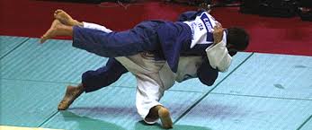 1964 isao inokuma (jap), alfred douglas rogers (can), anzor kiknadze (urs) e parnaoz chikviladze (urs). Judo Polizia Di Stato