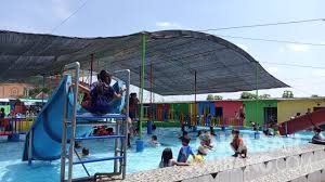 Wahana Kolam Renang Pelangi Paritan Diwek Murah Meriah Di 2020 Kolam Kolam Renang Pariwisata