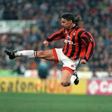 Gli auguri della società milanista non si sono fatti attendere e sono arrivati via social: Superb Footy Pics On Twitter Ac Milan Great Pic Of Roberto Baggio