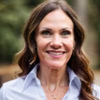 Mandy Hamlin's Instagram, Twitter & Facebook