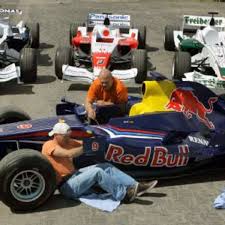 Formel 1 so profitieren unsere autos von der rennsport technik galileo / bitte einzelheiten im warenkorb ansehen. Fahrlehrer Baut Formel 1 Wagen Auto