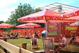 Juni, ab 13:00 uhr bis montag, 02. Penny Chillout Lounge Referenzen Werbehelden A Family Of Heroes In Marketing
