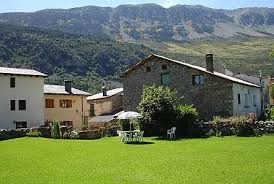 Rent this 4 bedroom cottage in province of huesca for $322/night. Alquiler Apartamentos Vacacionales En Chia Huesca Y Casas Rurales