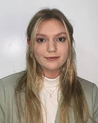 Kara Ernst's Instagram, Twitter & Facebook