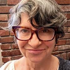 Heidi Bartholomew's Instagram, Twitter & Facebook