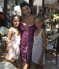 She lost by a slightly wider margin to the other averina sister in the clubs category, where she also won. Averina Twins Fan Blog August 2016